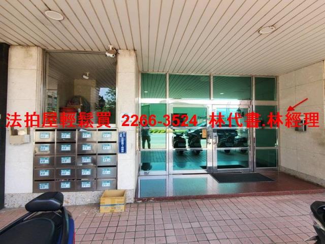 八里法拍大樓-1